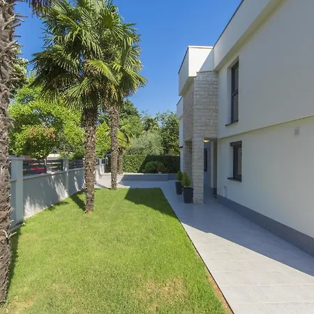 Mit Privatpool Fuer 9 Personen Ca 248 Qm In Porec, Istrien Istrische Riviera Сasa de vacaciones