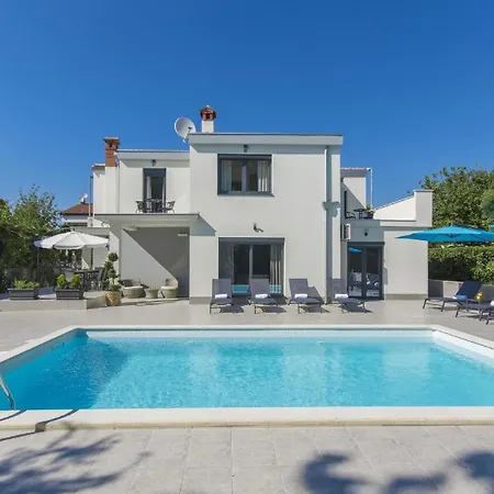 Сasa de vacaciones Mit Privatpool Fuer 9 Personen Ca 248 Qm In Porec, Istrien Istrische Riviera