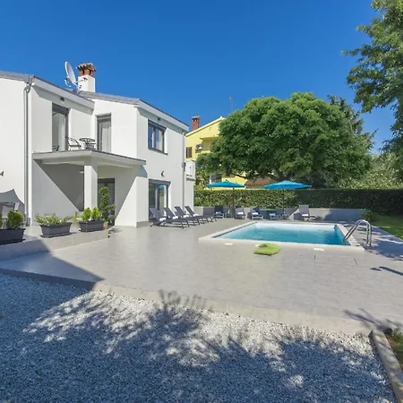Mit Privatpool Fuer 9 Personen Ca 248 Qm In Porec, Istrien Istrische Riviera Сasa de vacaciones Poreč