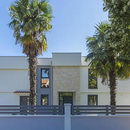 Mit Privatpool Fuer 9 Personen Ca 248 Qm In Porec, Istrien Istrische Riviera * Poreč