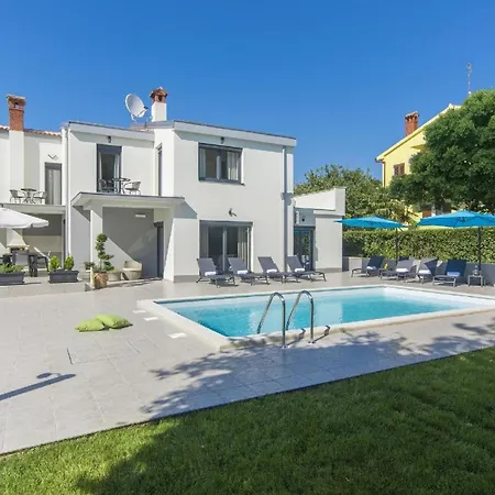 Сasa de vacaciones Mit Privatpool Fuer 9 Personen Ca 248 Qm In Porec, Istrien Istrische Riviera Poreč