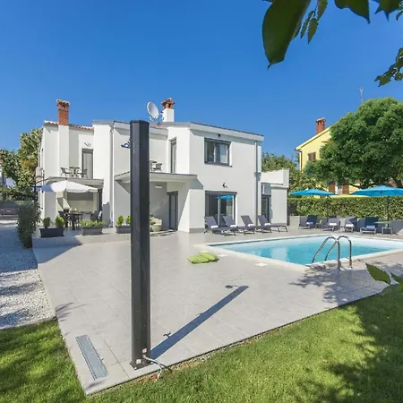 Mit Privatpool Fuer 9 Personen Ca 248 Qm In Porec, Istrien Istrische Riviera Porec