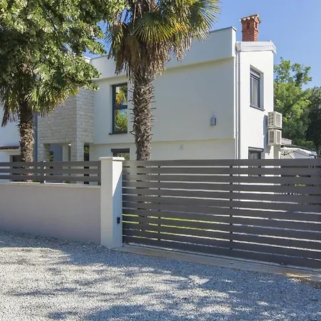 Mit Privatpool Fuer 9 Personen Ca 248 Qm In Porec, Istrien Istrische Riviera Сasa de vacaciones *
